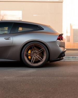 Ferrari GTC4Lusso on ADV.1 Wheels (ADV05 M.V2 ADVANCED) 2020 года  (AU)